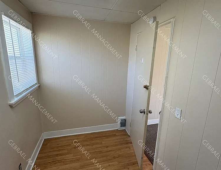 1549 Ryan St — Photo 11