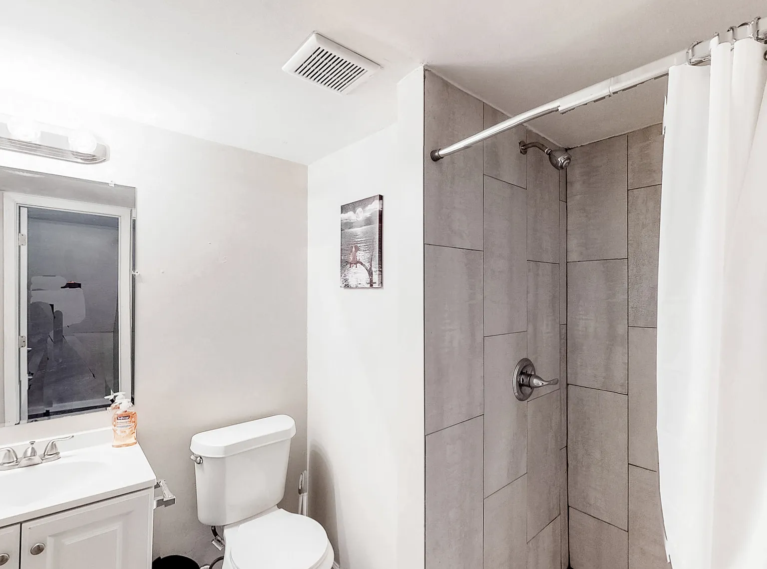 4 bed, 3.0 bath, 2200 sqft, $680 — Photo 4