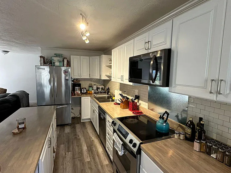 2625 Hilyard St #A — Photo 8