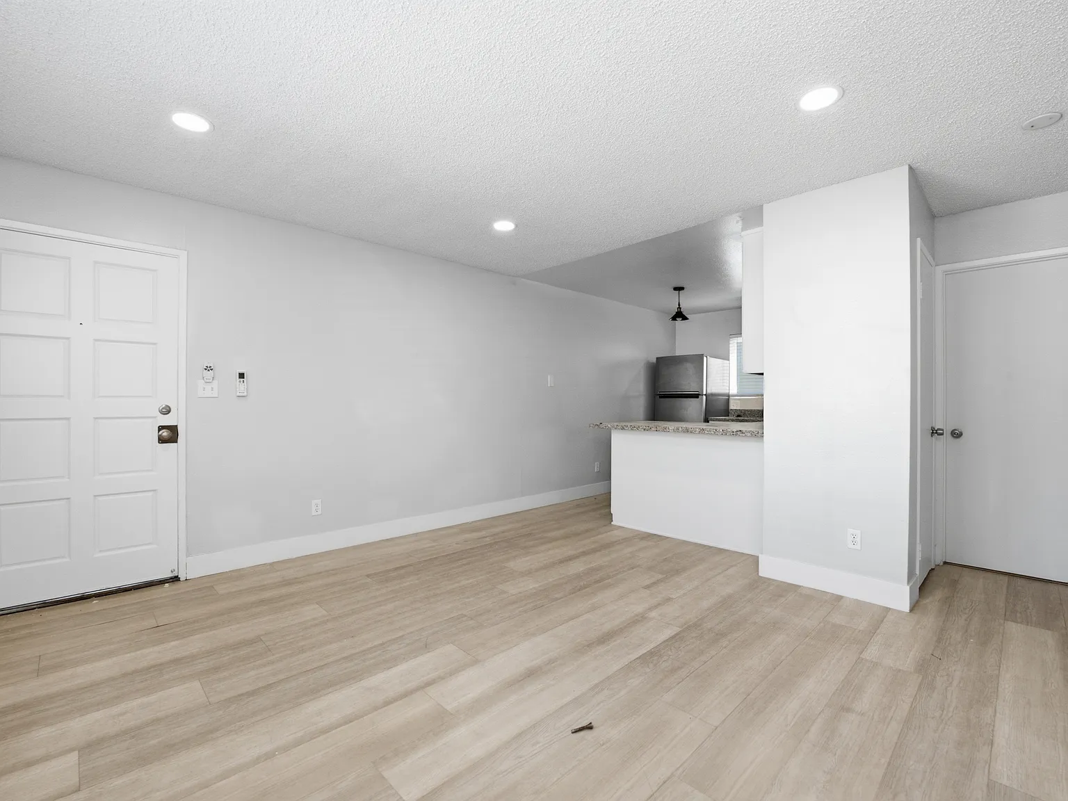 2 bed, 770 sqft, $3,195 — Photo 4