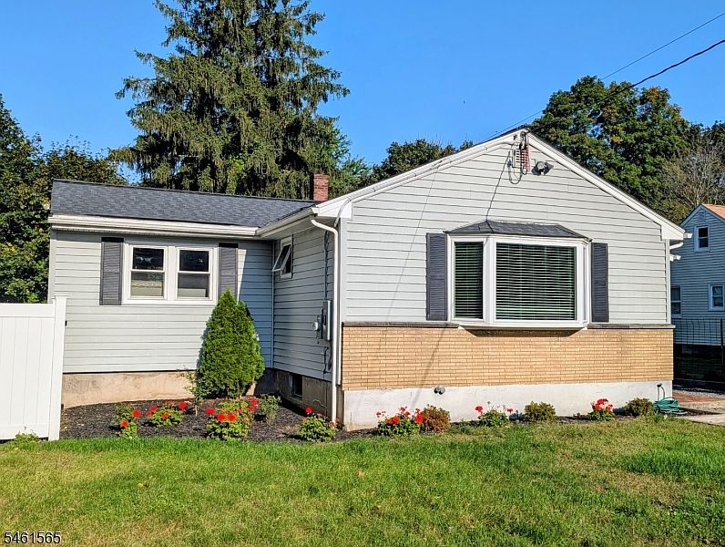 1st image of 4 Kenvil Ave