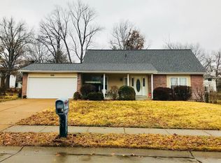 332 Whitehall Dr, Ballwin, MO 63021