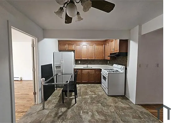 423 Saint Lawrence Ave #2 — Photo 4