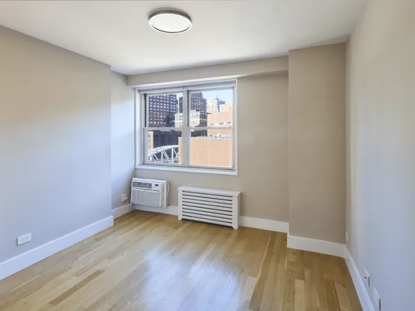 310 Greenwich Street image 4 of 12