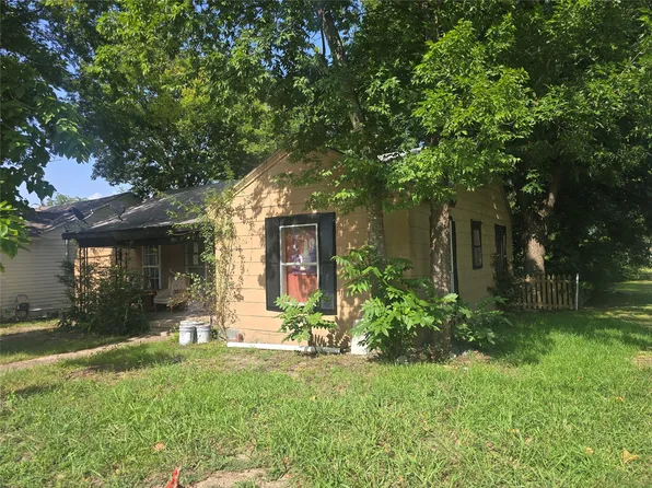 1303 Wesley St, Greenville, TX 75401