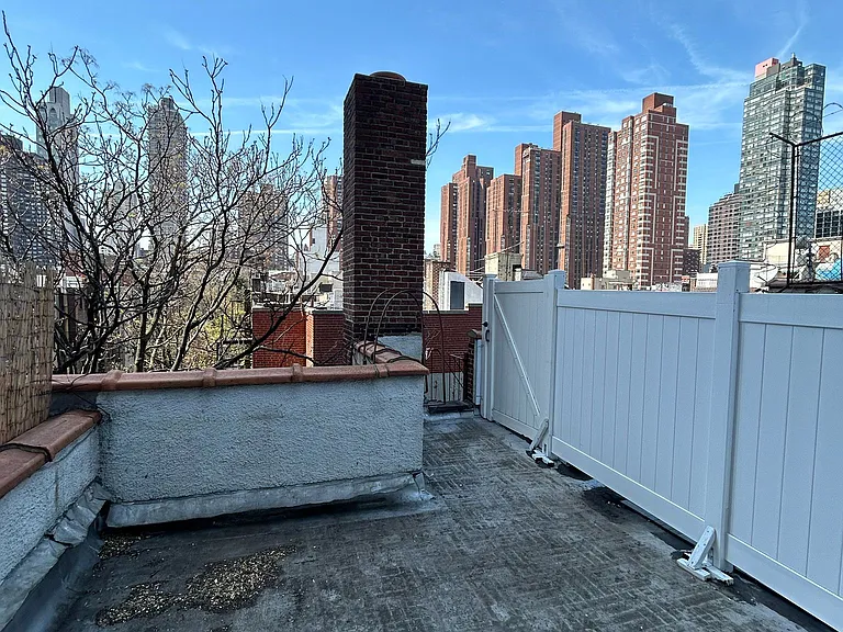 1729 1st Ave #6E — Photo 1