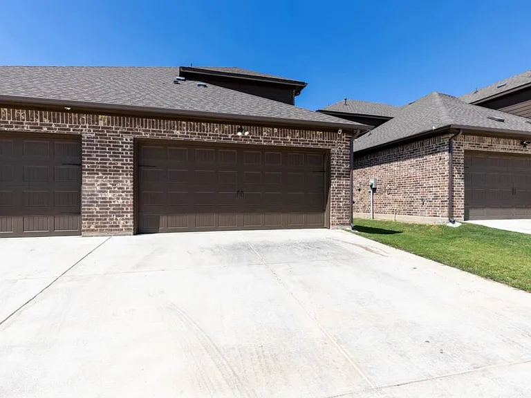 Farsight Dr — Photo 43