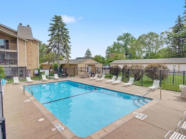 2030 Ridge Dr APT 32, Saint Louis Park, MN 55416