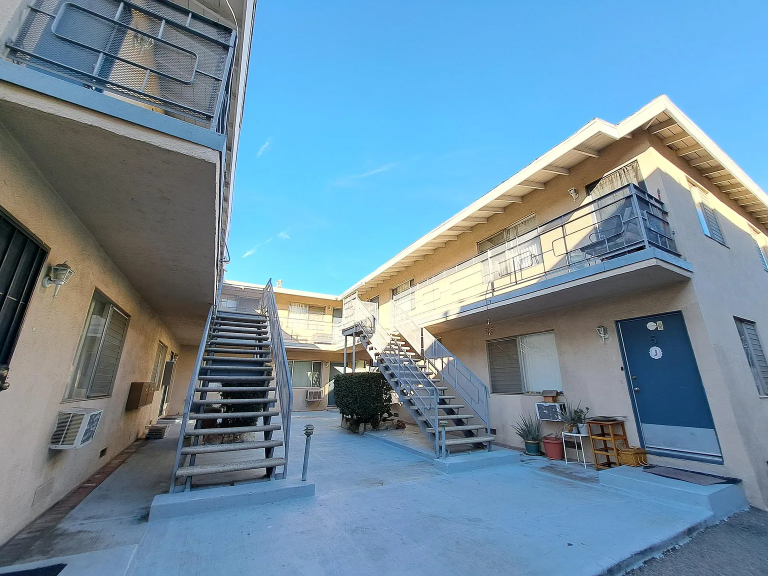 2 bed, 950 sqft, $2,150 — Photo 2