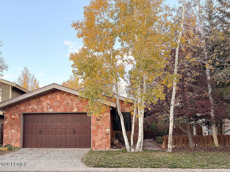 1st image of 1052 Lincoln Ln