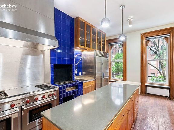 5th image of 406 E 50th St