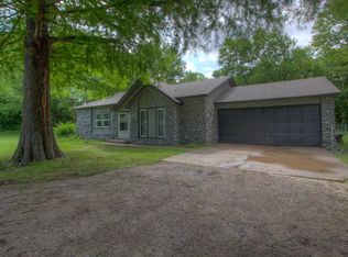 174 N 252nd Rd, Mounds, OK 74047