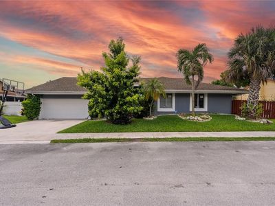 8810 NW Paradise Ct, Tamarac, FL, 33321