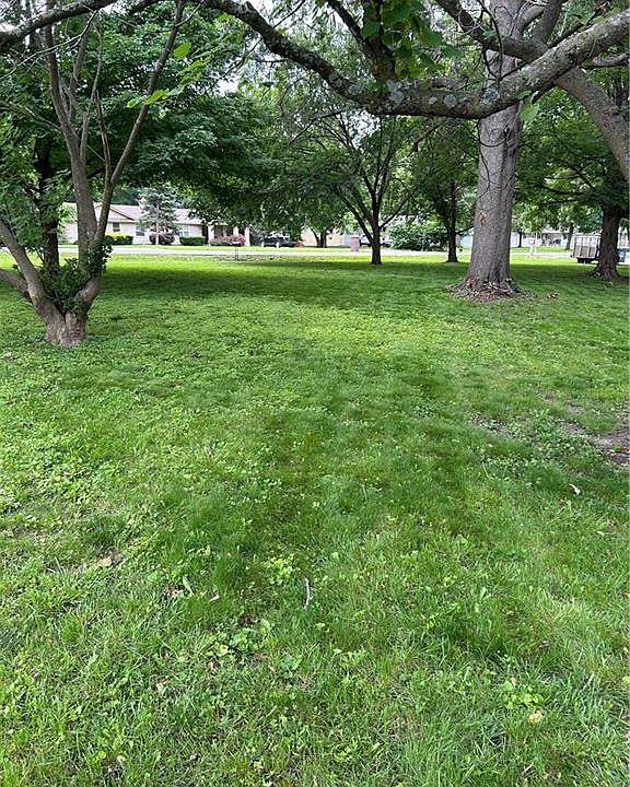 1st image of 412 NW Donovan Rd