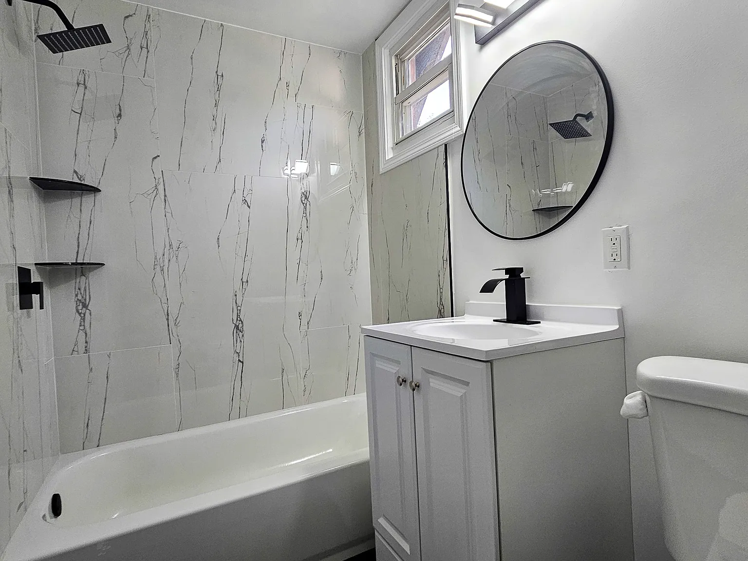3 bed, 850 sqft, $1,795 — Photo 2
