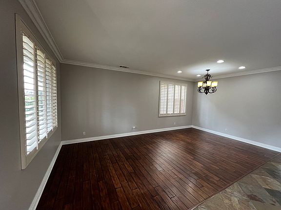 4th image of 755 S Lassen Ct