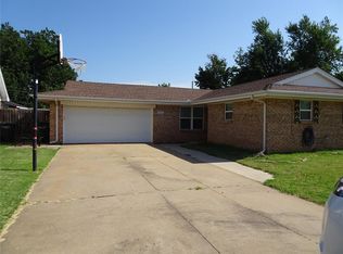 4717 Woodview Dr, Del City, OK 73115