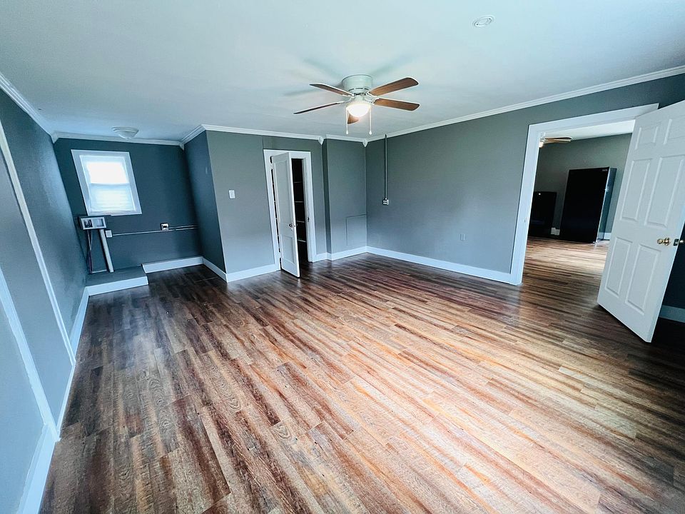 2nd image of 301 S Main St #1