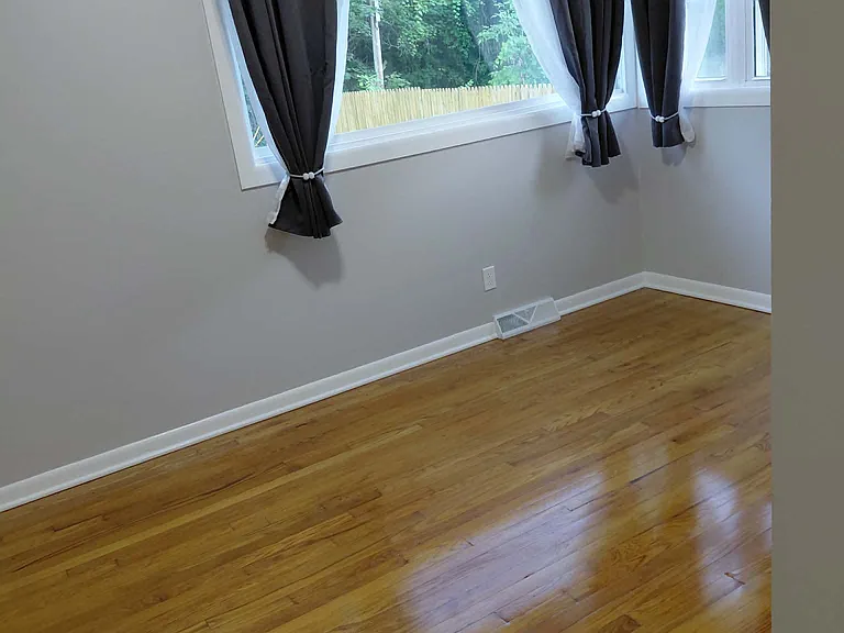 111 Randall Ave — Photo 15