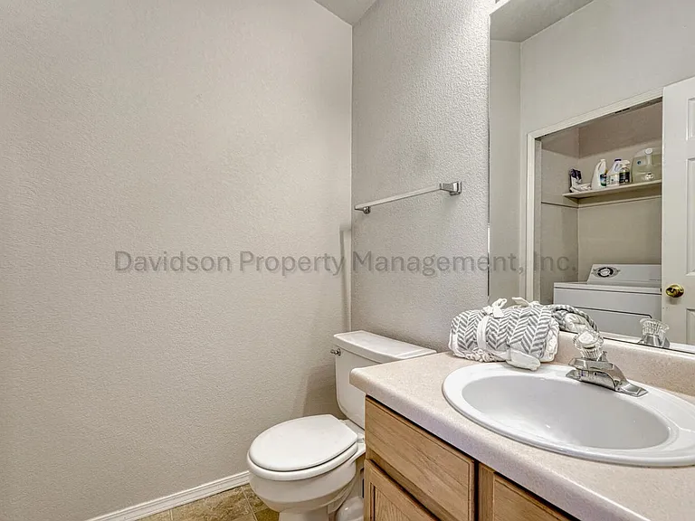 1524 Shane Cir — Photo 5