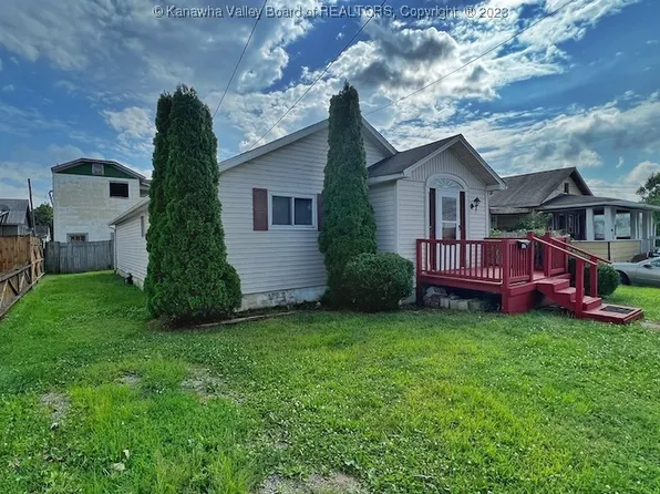 1704 17th St, Nitro, WV 25143