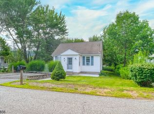 5 2nd Ave, West Milford, NJ 07480