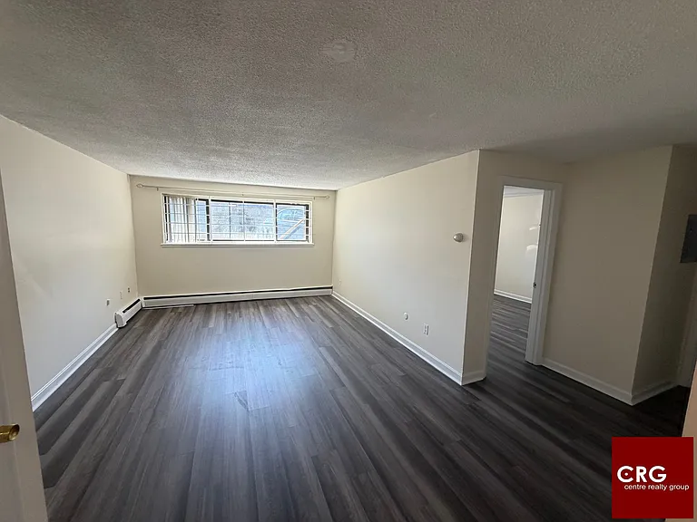 122 Dustin St #2U — Photo 2