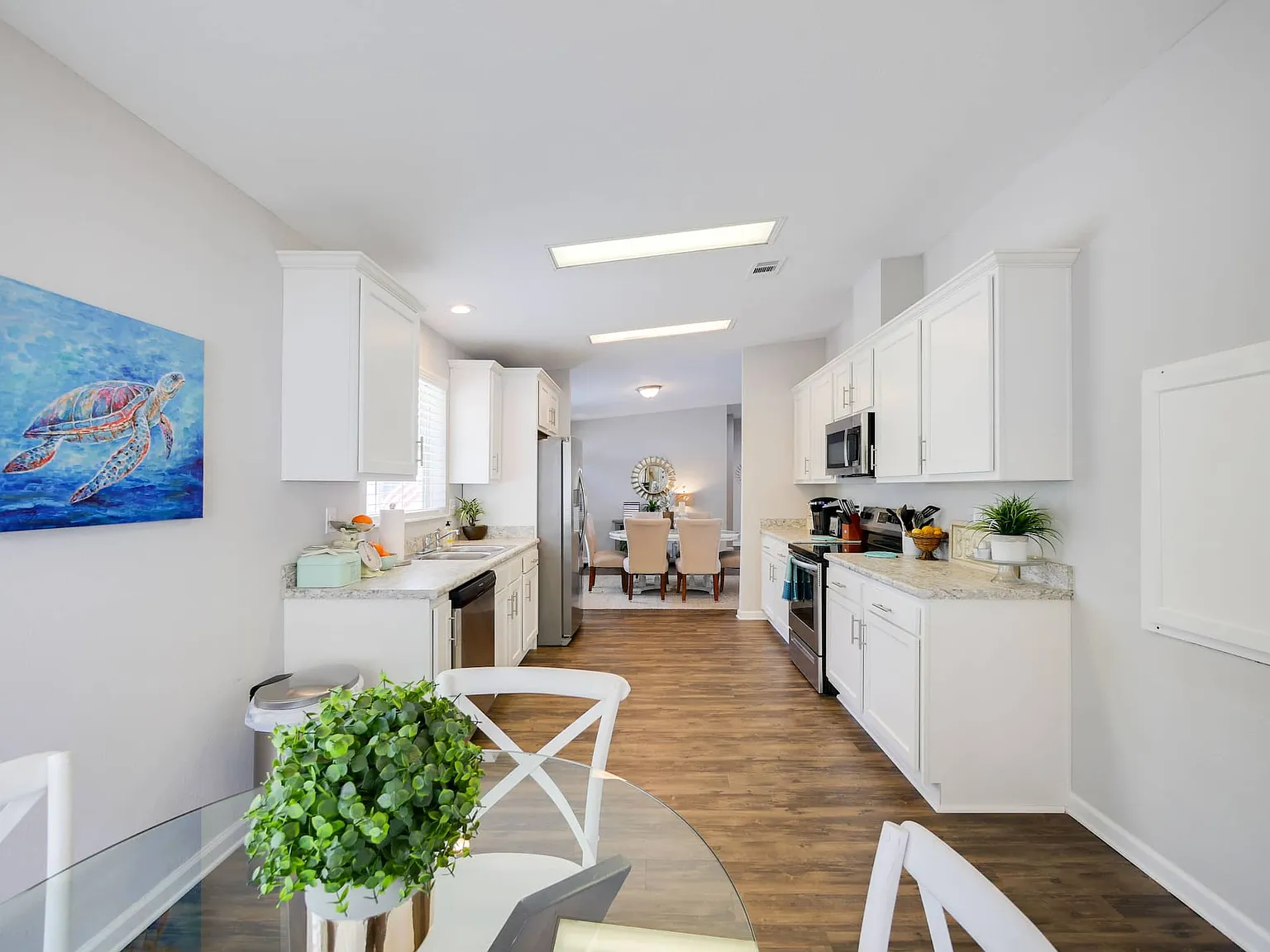 3 bed, 1415 sqft, $3,000 — Photo 2