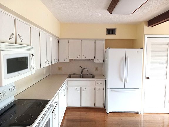 3rd image of 2284 Philippine Dr APT 73