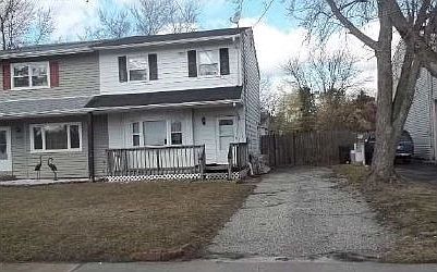 1st image of 805 Cedar St