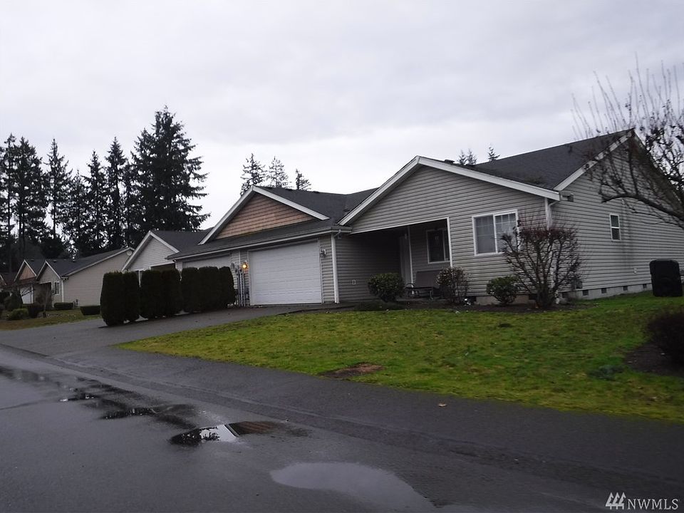 2nd image of 8912 8914 222nd St E