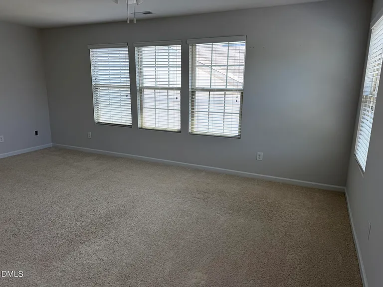 221 Irving Way — Photo 8