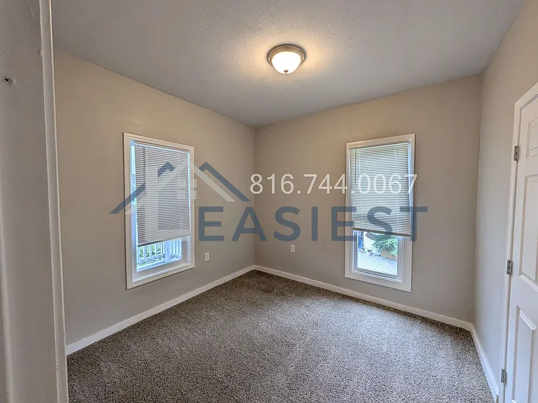 4501 E 19th St — Photo 9