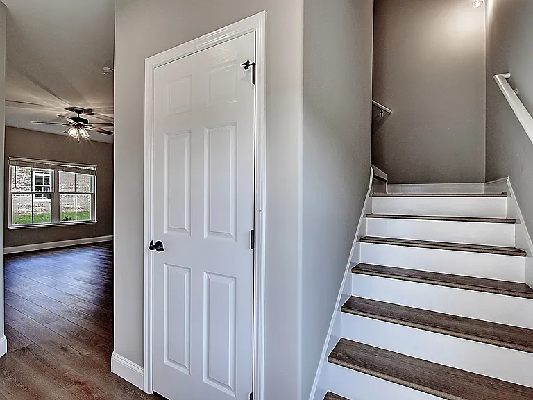 209 University Pkwy #36 — Photo 17