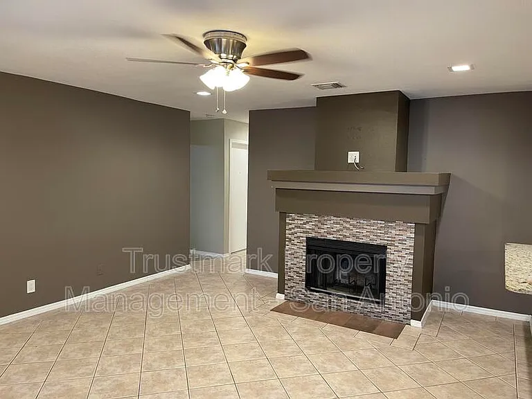 8335 Bent Meadow Dr — Photo 7