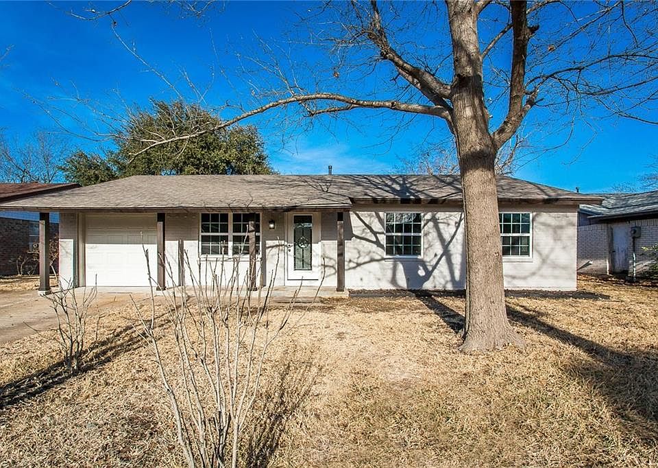 1st image of 814 Brookshire Cir