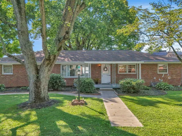 823 Wayne Dr, Heath, OH 43056