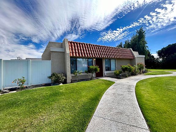 2nd image of 69746 Encanto Ct