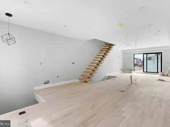 834 Cameron St, Philadelphia, PA 19130