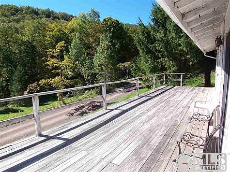 4th image of 3940 Weaver Hollow Rd