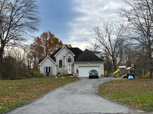 181 David Dr, Poughkeepsie, NY 12601