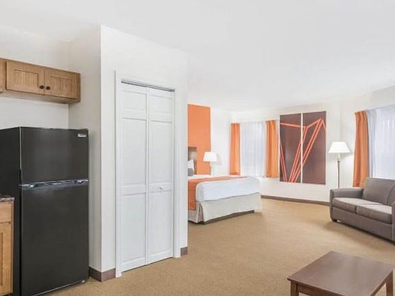 2nd image of 845 Hancock St