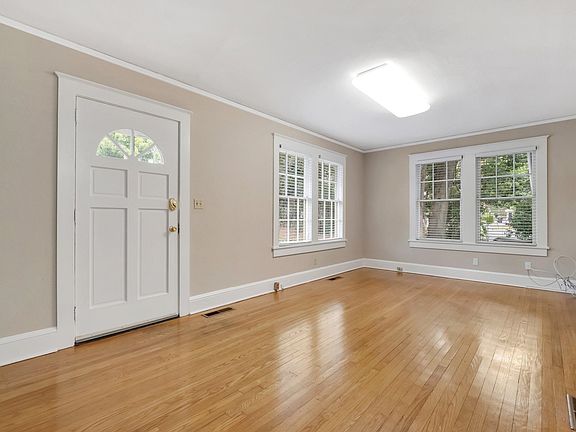 3rd image of 857 E Park Ave