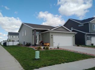 1604 44th Ave S, Moorhead, MN 56560