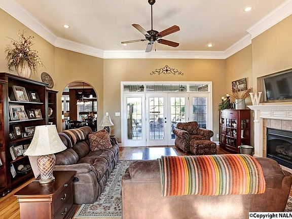 5th image of 115 Grace Branch Dr