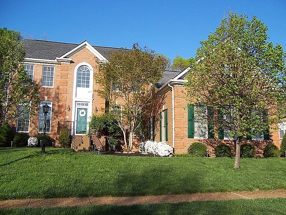 2 Story 5 Bedrooms 3200 sq f