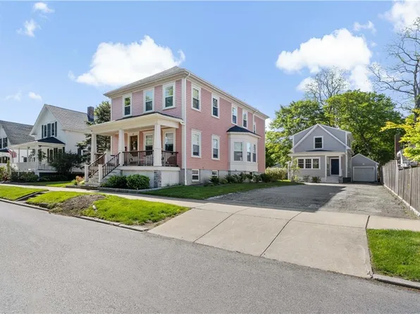 88 Burton St, Bristol, RI 02809
