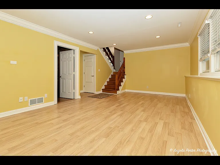 203 Springbrook Ct — Photo 11