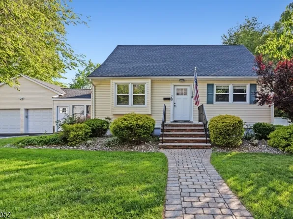 70 Glen Ave, Roseland Boro, NJ 07068