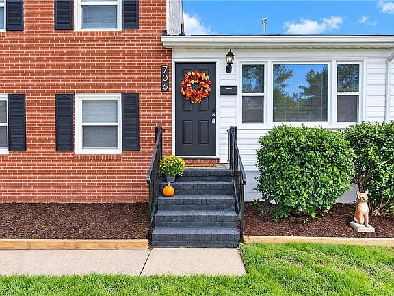 3rd image of 706 S Fallon Ct